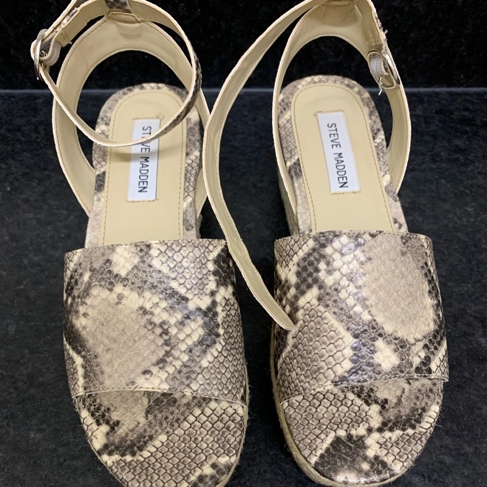 Steve Madden Weaver flatform
